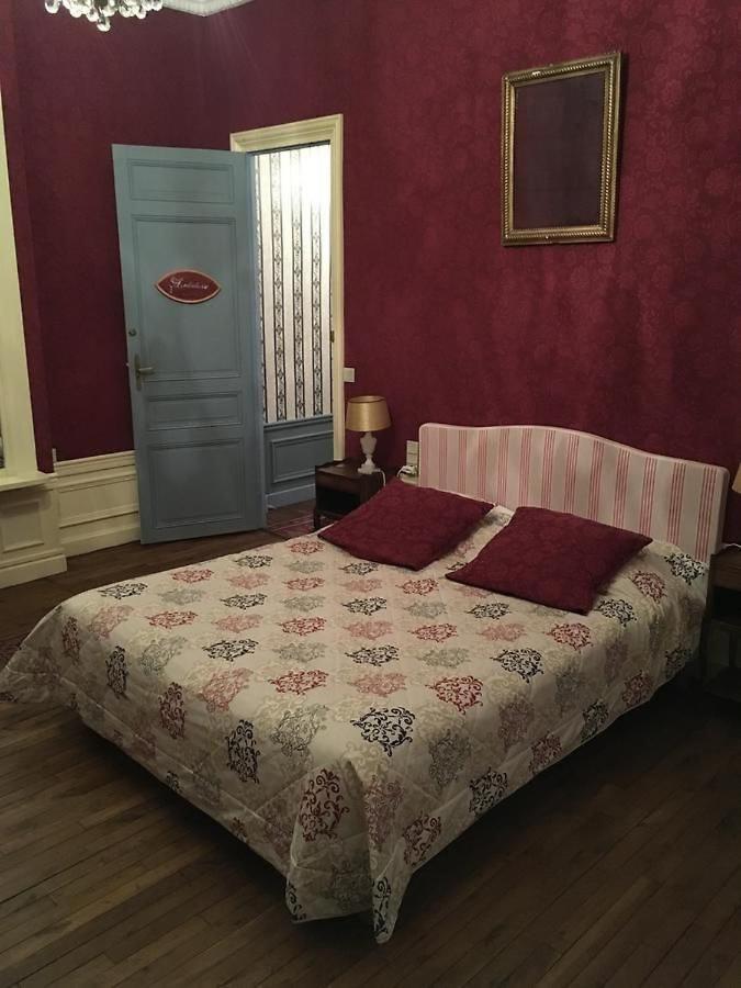 Bed and Breakfast Manoir De La Graviere Mouzon  Экстерьер фото