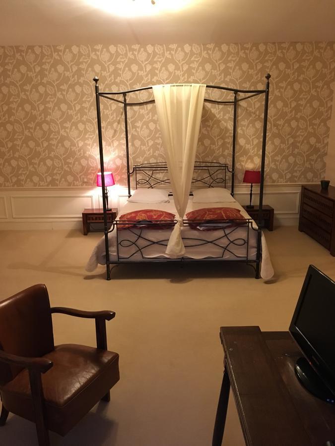 Bed and Breakfast Manoir De La Graviere Mouzon  Экстерьер фото